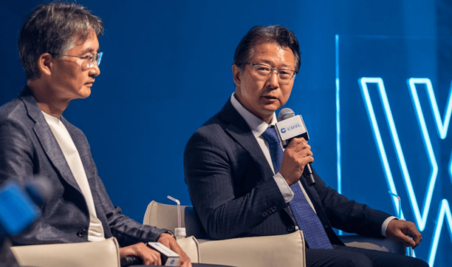 WebX2026セッションで登壇し発言する神田潤一氏